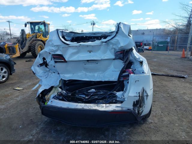 7SAYGDEFXPF916976 Tesla Model Y Performance Dual Motor All-wheel Drive