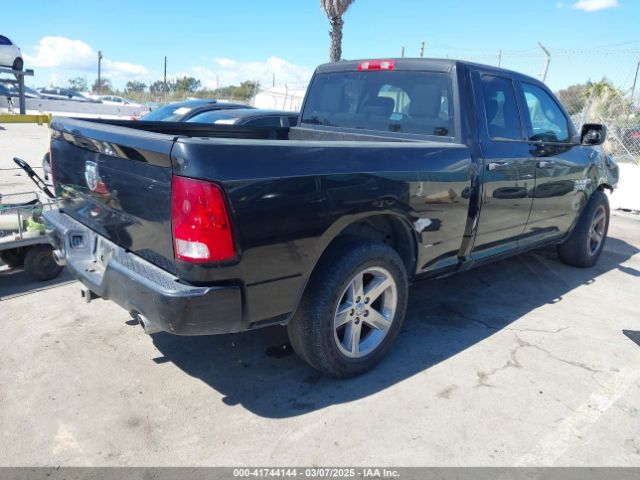 2018 RAM 1500 1C6RR6FTXJS182966 Photo 3