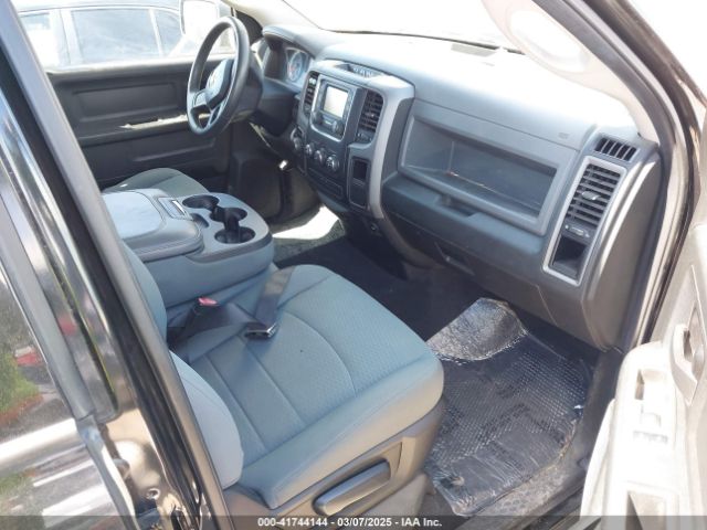 2018 RAM 1500 1C6RR6FTXJS182966 Photo 4
