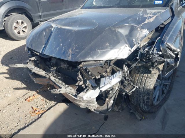 WA1LHAF74JD043034 Audi Q7 2.0t Premium