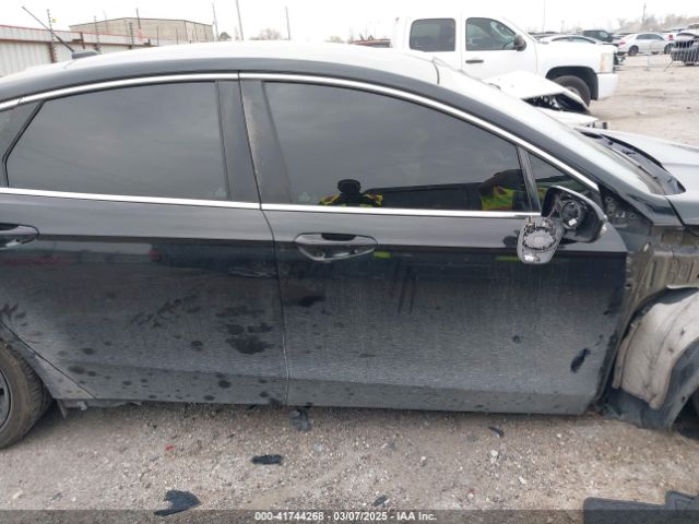 3FA6P0H96GR327785 Ford FUSION SE