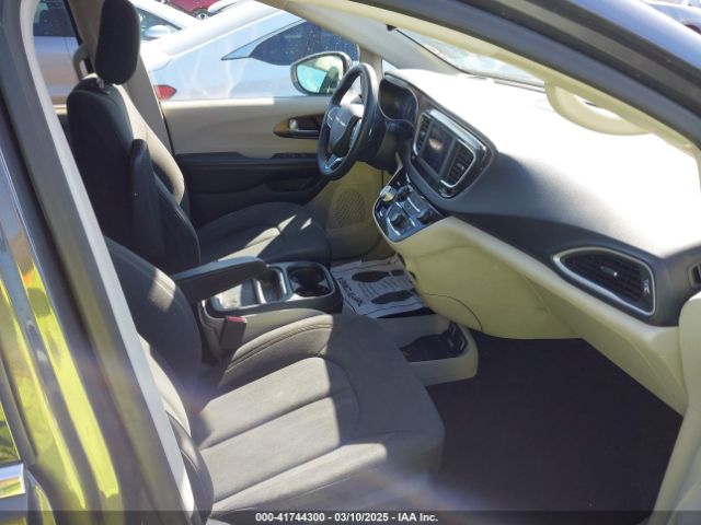 2C4RC1FG3KR708986 Chrysler Pacifica Touring Plus