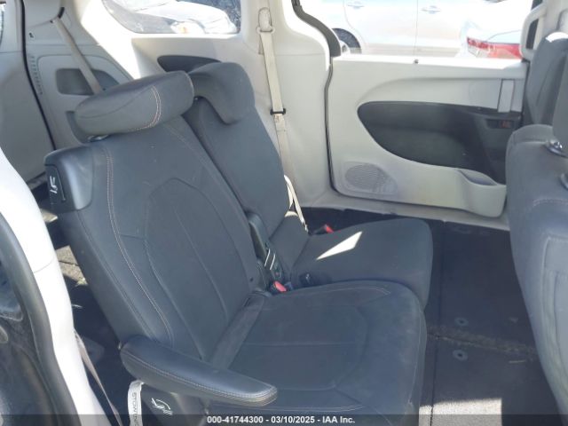 2C4RC1FG3KR708986 Chrysler Pacifica Touring Plus