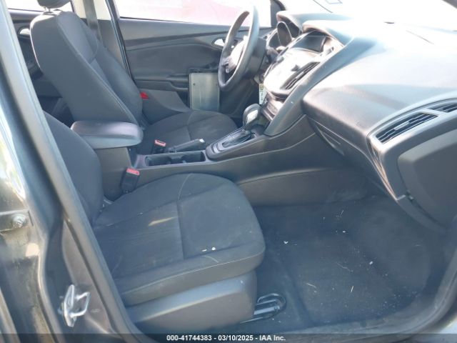 1FADP3F20JL216525 Ford FOCUS SE