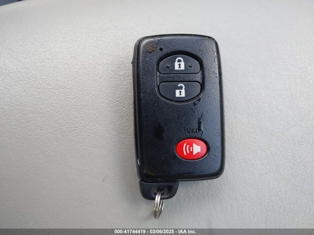 JTDKN3DU7F1872140 Toyota Prius Two