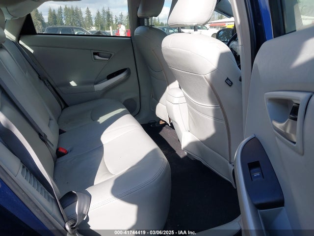 JTDKN3DU7F1872140 Toyota Prius Two