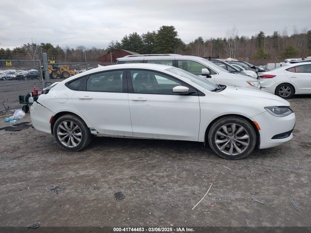 1C3CCCDG4FN630360 Chrysler 200