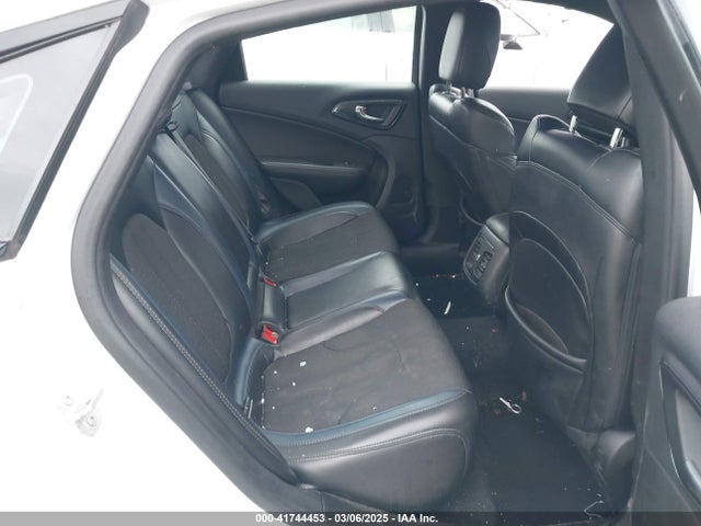 1C3CCCDG4FN630360 Chrysler 200