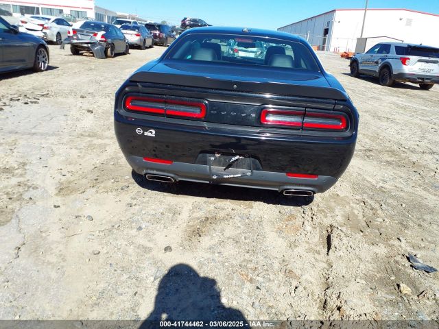 2C3CDZBT7NH233992 Dodge Challenger R/t