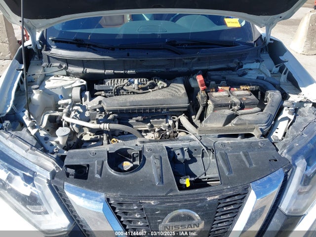 JN8AT2MV0HW250980 Nissan Rogue Sl