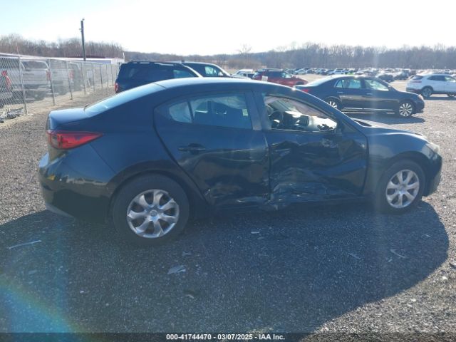 3MZBM1U72FM210435 Mazda Mazda3 I Sport