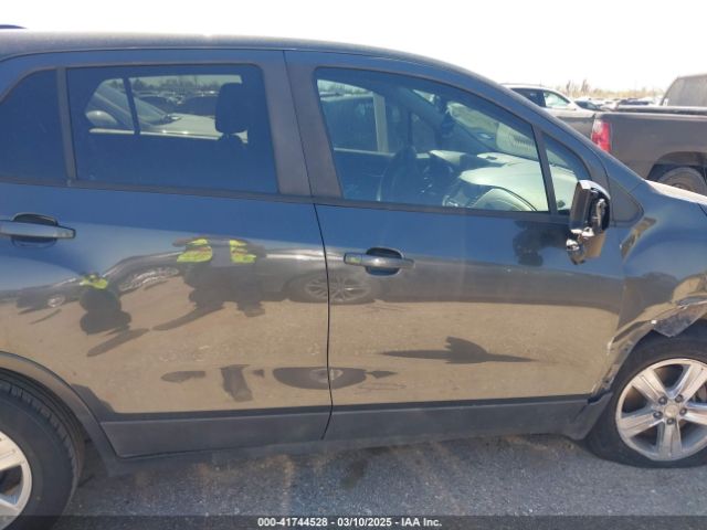 3GNCJKSB1LL215499 Chevrolet Trax Fwd Ls