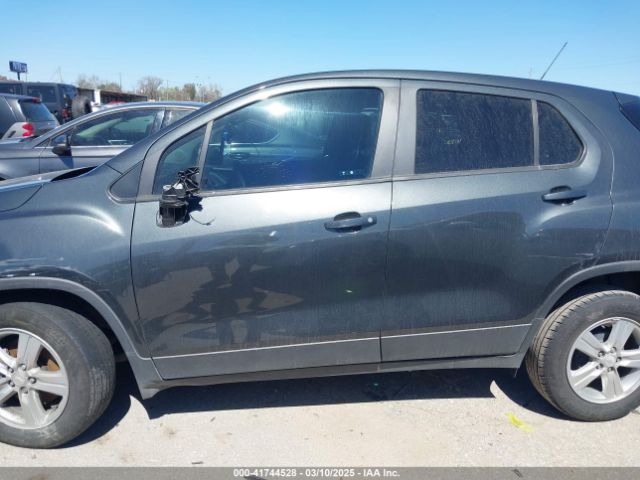 3GNCJKSB1LL215499 Chevrolet Trax Fwd Ls