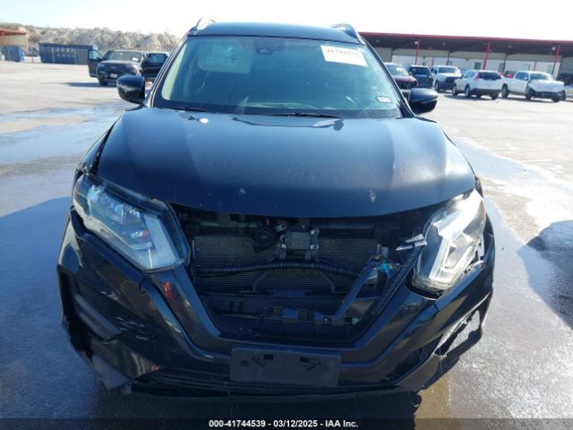 JN8AT2MT5KW250687 Nissan ROGUE SV