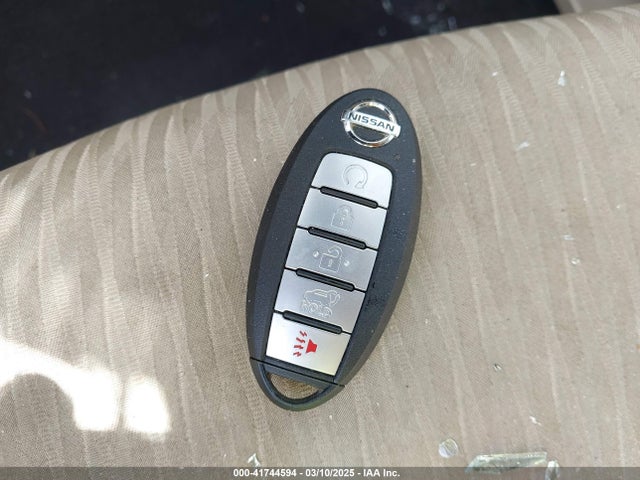JN8AT2MT9KW267881 Nissan ROGUE SV
