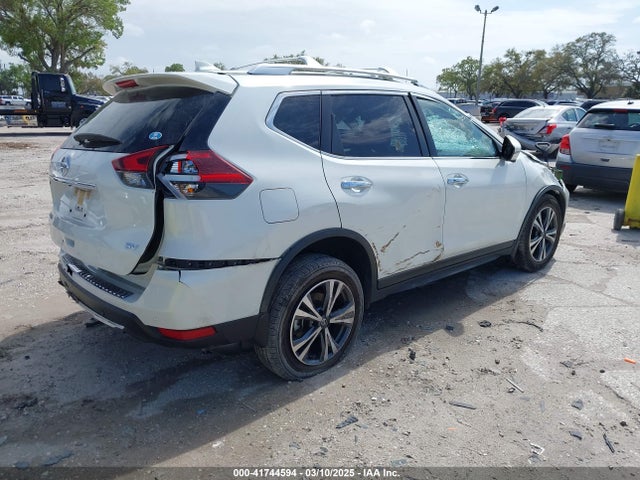 JN8AT2MT9KW267881 Nissan ROGUE SV