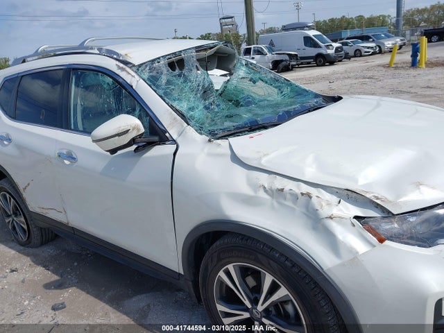 JN8AT2MT9KW267881 Nissan ROGUE SV