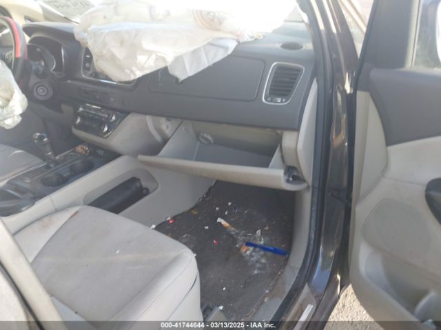 KNDMB5C10G6084583 KIA SEDONA LX