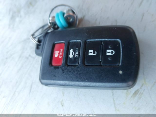 2T1BURHE1FC309055 Toyota Corolla S Premium