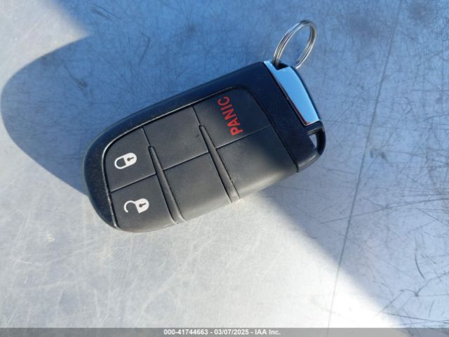 3C4NJDBB9NT210065 Jeep Compass Latitude 4x4