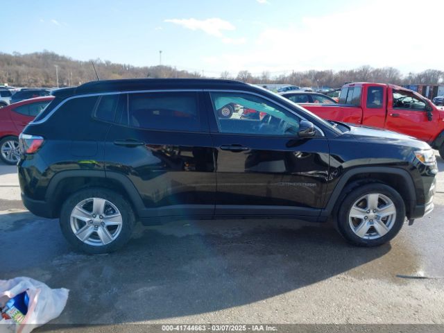3C4NJDBB9NT210065 Jeep Compass Latitude 4x4