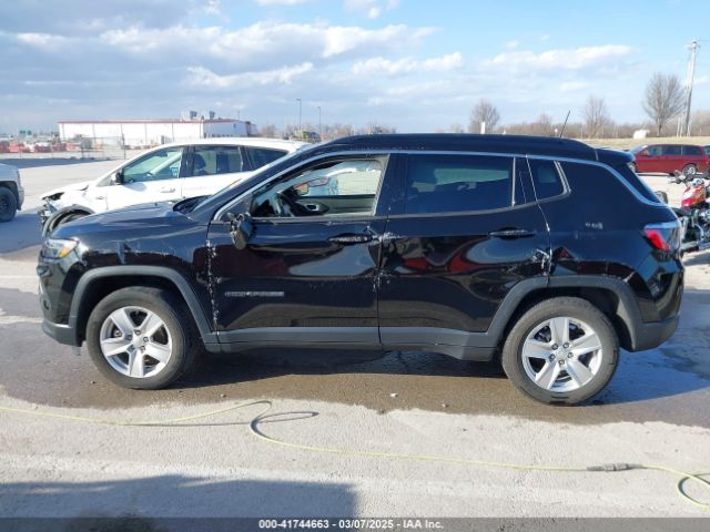 3C4NJDBB9NT210065 Jeep Compass Latitude 4x4
