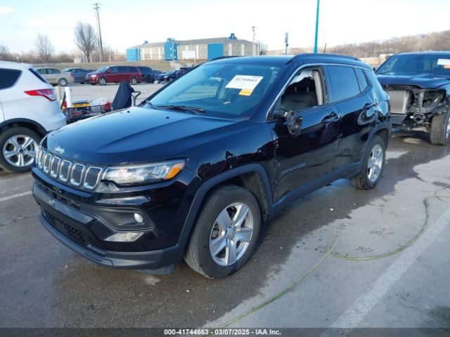3C4NJDBB9NT210065 Jeep Compass Latitude 4x4