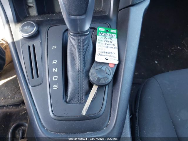 1FADP3K28FL348882 Ford FOCUS SE