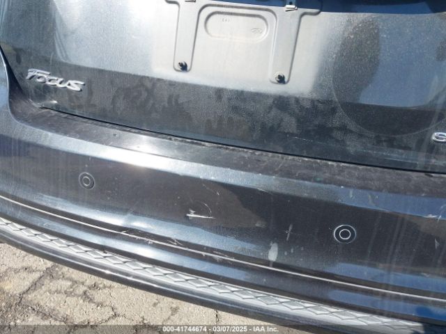 1FADP3K28FL348882 Ford FOCUS SE