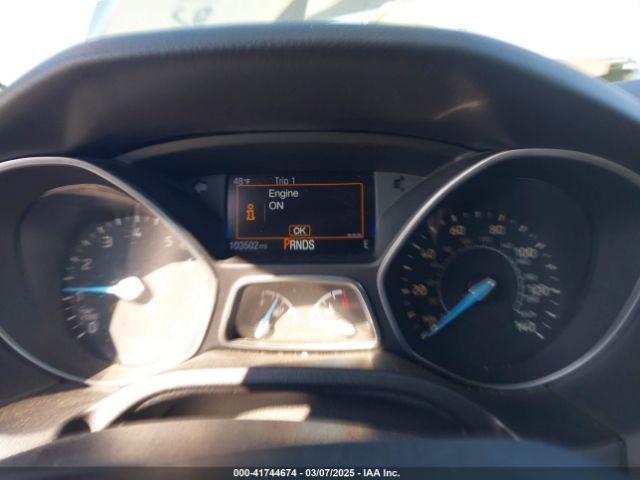 1FADP3K28FL348882 Ford FOCUS SE