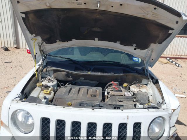 1C4NJPBB9GD547913 Jeep Patriot Sport