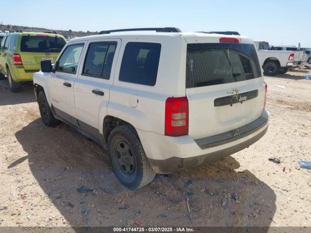 1C4NJPBB9GD547913 Jeep Patriot Sport