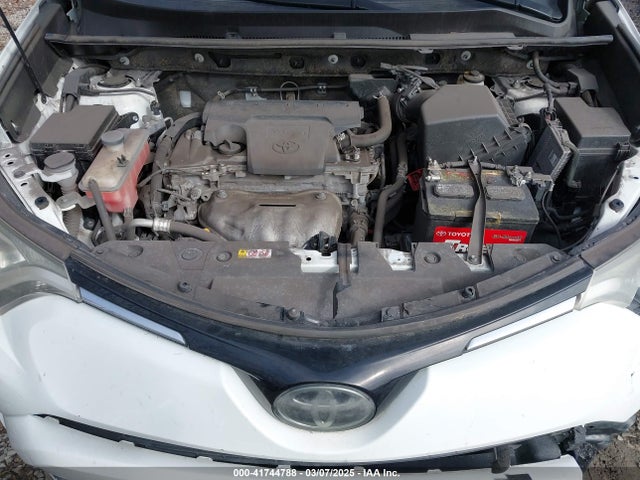 JTMZFREV8JJ187790 Toyota RAV4 LE