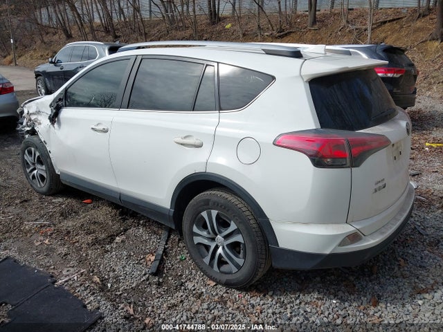 JTMZFREV8JJ187790 Toyota RAV4 LE