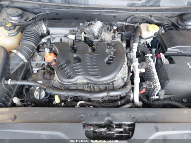 Chrysler 2016 2016 1C3CCCDG3GN179617 Image 10