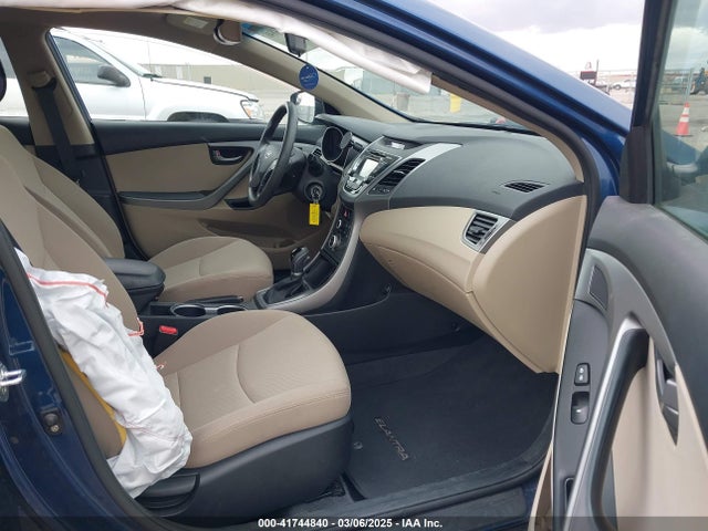 KMHDH4AE5GU601527 Hyundai ELANTRA SE