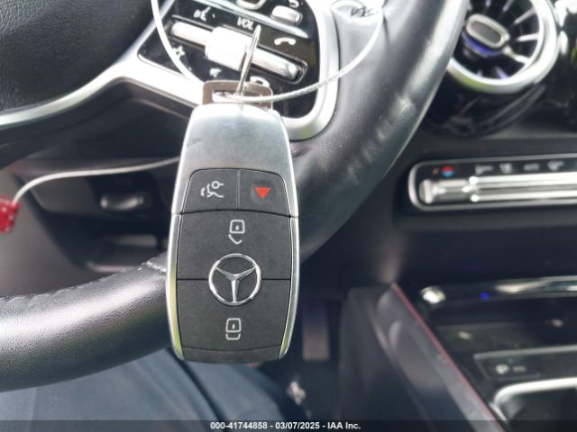 W1N4M4HB7NW173675 Mercedes-Benz Glb 250 4matic