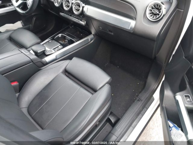 W1N4M4HB7NW173675 Mercedes-Benz Glb 250 4matic