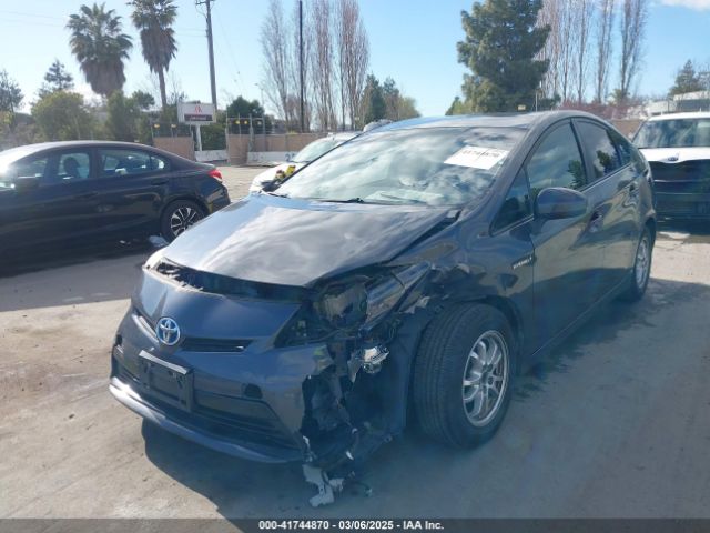 JTDKN3DU0F1972578 Toyota Prius Two