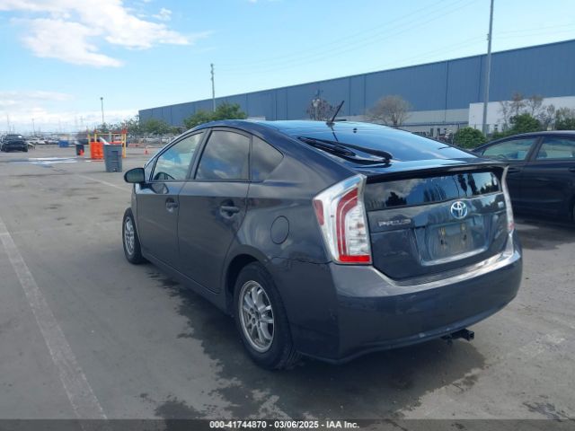 JTDKN3DU0F1972578 Toyota Prius Two