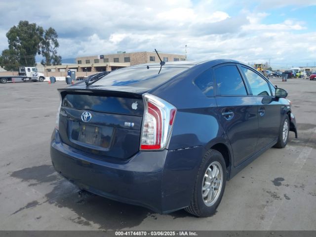 JTDKN3DU0F1972578 Toyota Prius Two