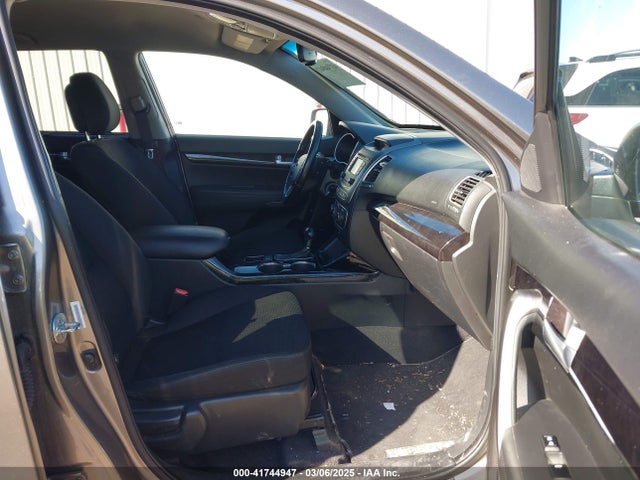 5XYKT4A65EG547633 KIA SORENTO LX