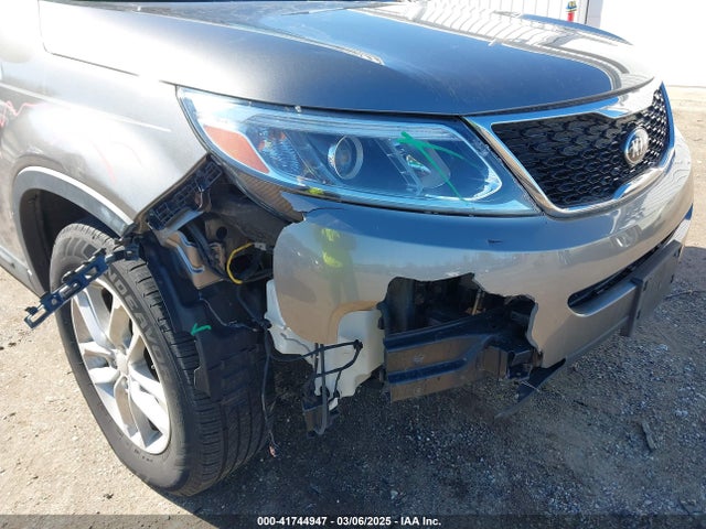 5XYKT4A65EG547633 KIA SORENTO LX
