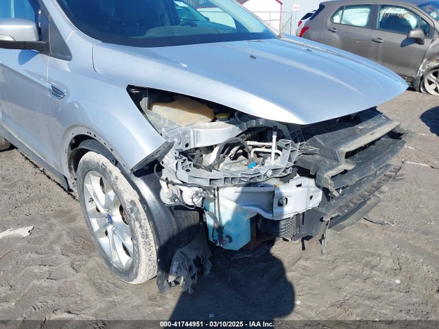 1FMCU9J97FUB13587 Ford Escape Titanium