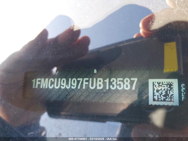 1FMCU9J97FUB13587 Ford Escape Titanium