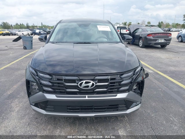5NMJA3DE5SH456569 Hyundai TUCSON SE