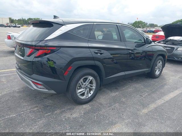5NMJA3DE5SH456569 Hyundai TUCSON SE