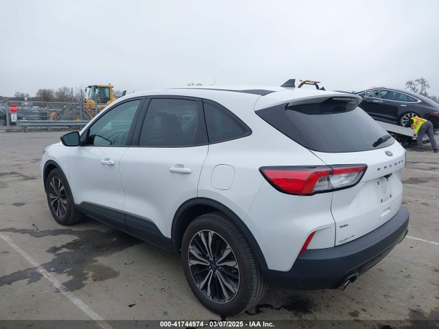 1FMCU0G66NUB34938 Ford ESCAPE SE