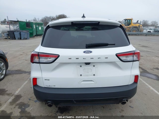1FMCU0G66NUB34938 Ford ESCAPE SE