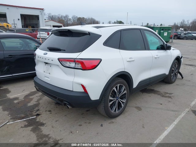 1FMCU0G66NUB34938 Ford ESCAPE SE